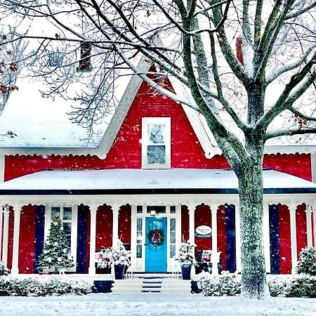 Quartermain House Bed & Breakfast Фредериктон Экстерьер фото