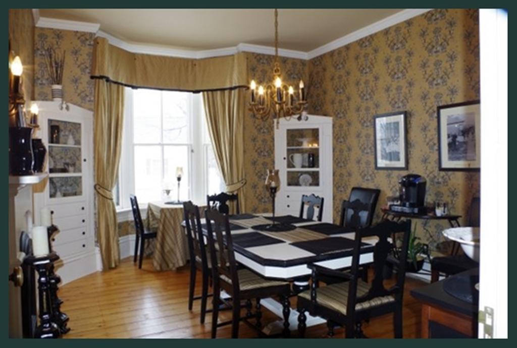 Quartermain House Bed & Breakfast Фредериктон Экстерьер фото